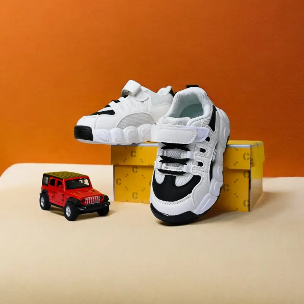 Moonlit Black Sneakers 